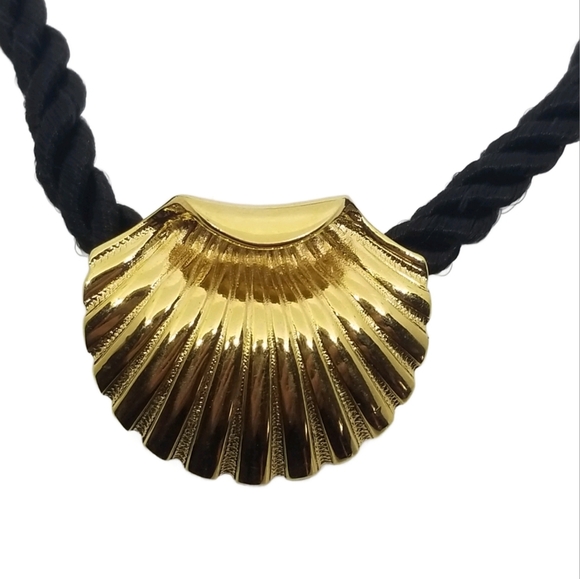 ELIZABETH ARDEN DESIGNER VINTAGE GOLDEN SEASHELL & BLACK ROPE CHOKER NECKLACE - Picture 3 of 7